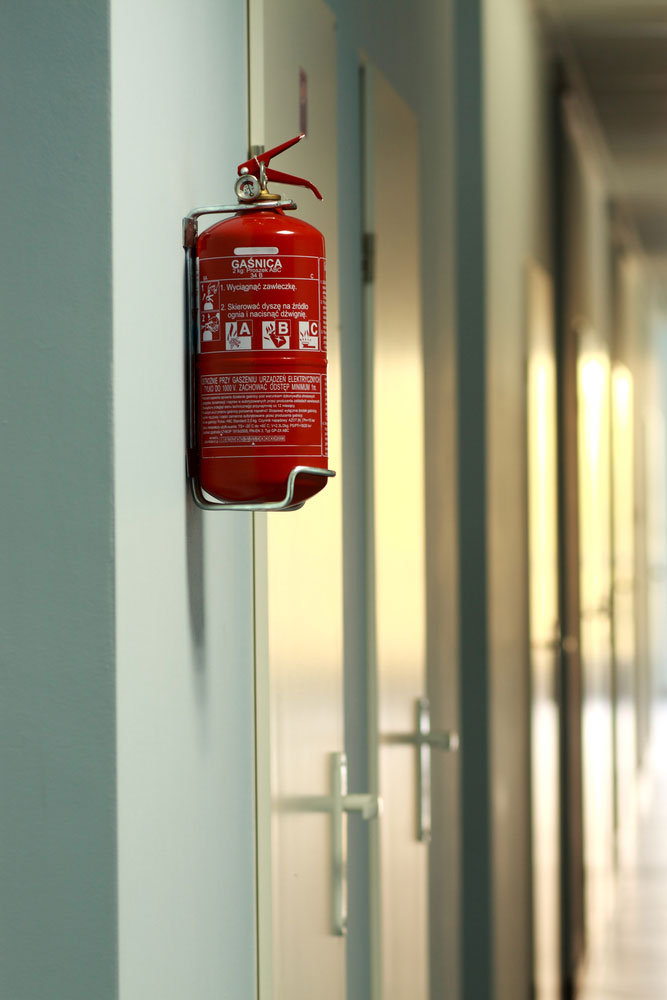 Nous accompagnons les copropriétaires et les syndics dans leurs démarches de mise en conformité incendie